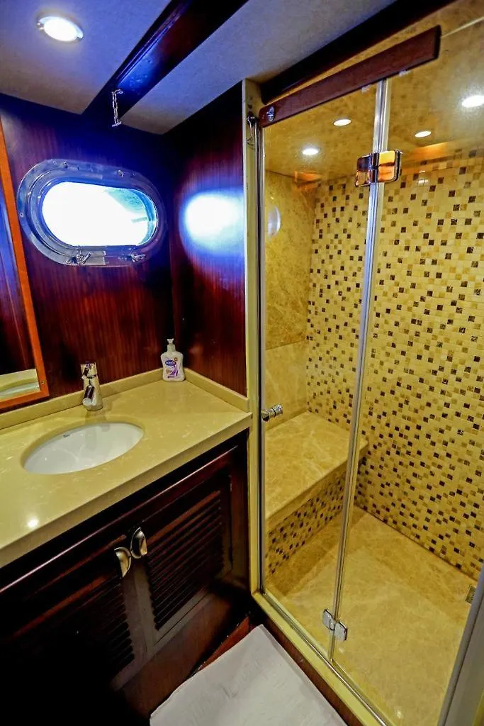 Luxury Hotel Boat In Bodrum Marina 0*,