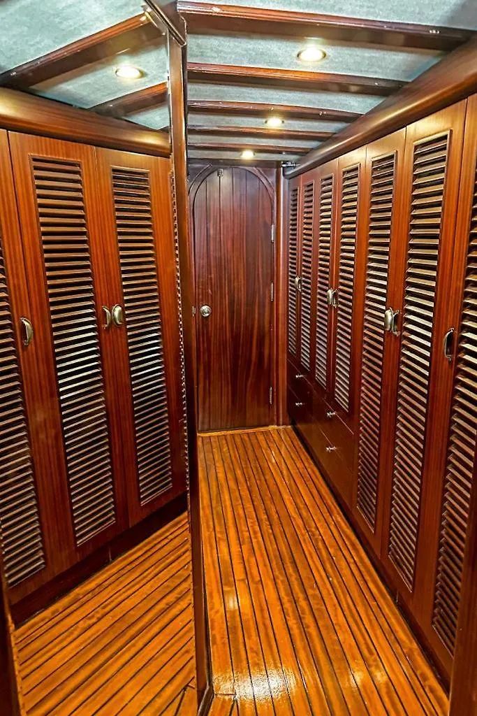 Luxury Hotel Boat In Bodrum Marina 0*,